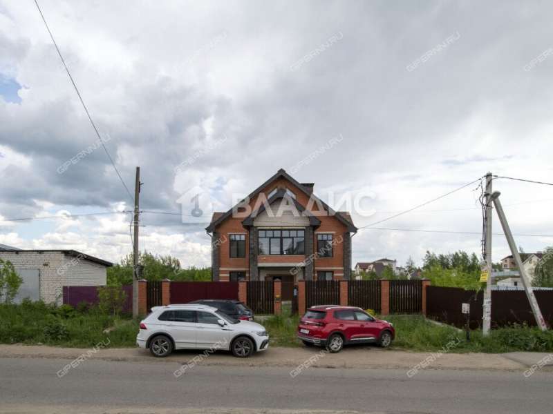 здание под офис, торговую площадь на Полевой улице