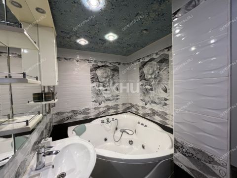 3-komnatnaya-ul-kosmonavta-komarova-d-2-k1 фото