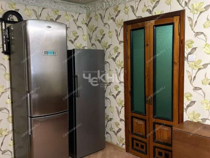 четырёхкомнатная квартира на улице Бурденко дом 19