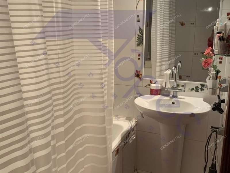 трёхкомнатная квартира на улице Генкиной дом 102