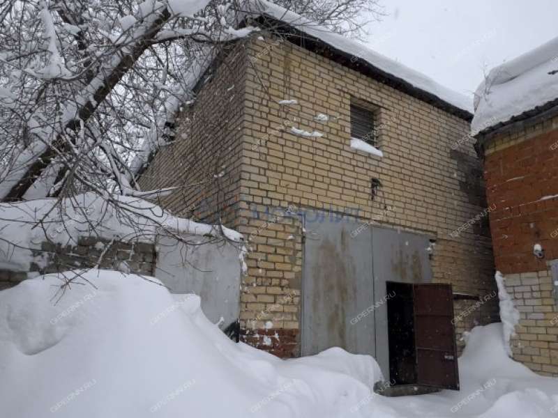 гараж на Манежной улице