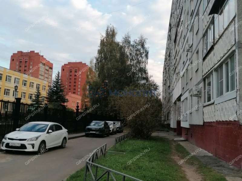 трёхкомнатная квартира на улице Строкина дом 8