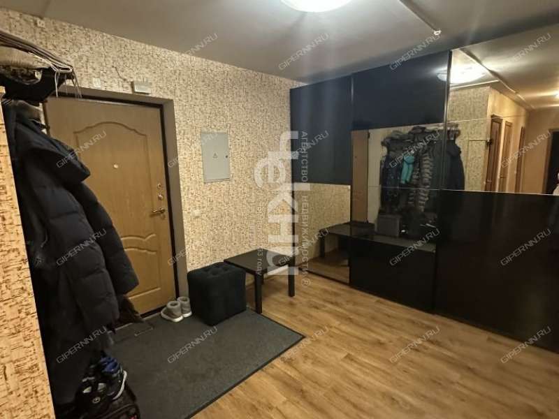 трёхкомнатная квартира на Первоцветной улице дом 6