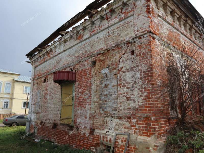 здание под торговую площадь на ул.Советская село Курмыш
