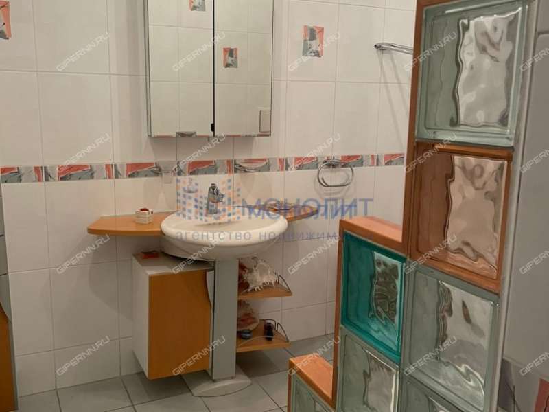 трёхкомнатная квартира на улице Семашко дом 12