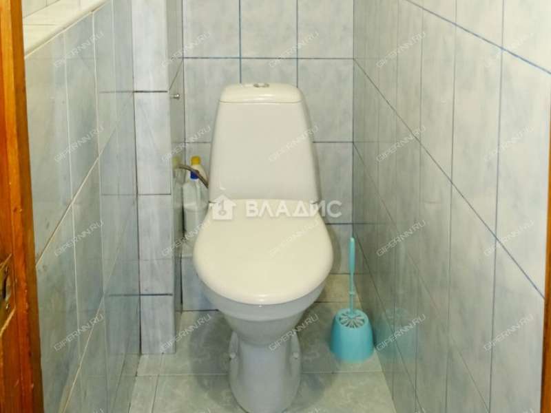 трёхкомнатная квартира на улице Строкина дом 15