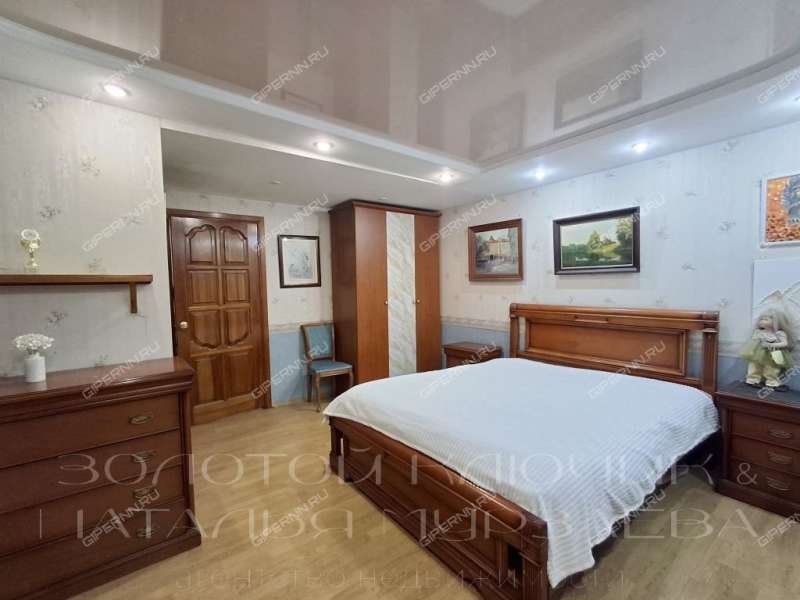 пятикомнатная квартира на улице Маршала Казакова дом 6а