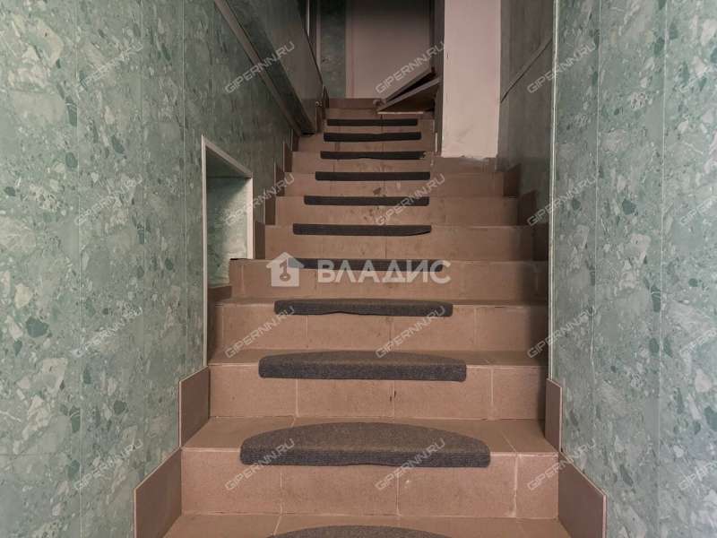 здание под офис, торговую площадь на Большей Печёрской улице