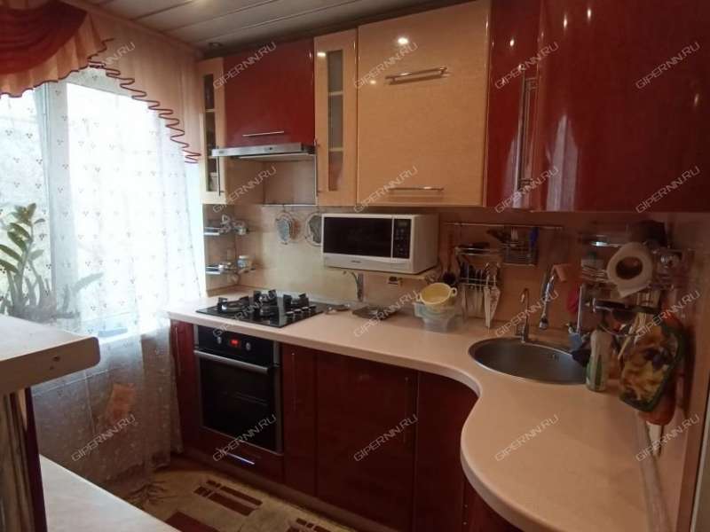 четырёхкомнатная квартира на улице Бурденко дом 19