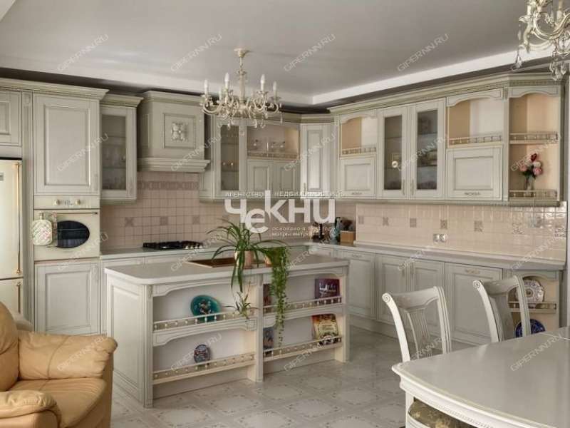 дом на Калухина село Великий Враг