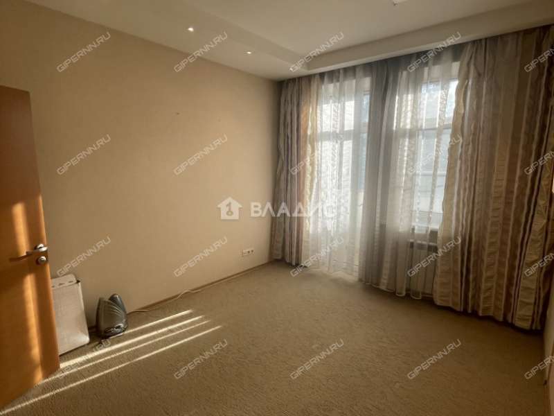 трёхкомнатная квартира на улице Ефремова дом 4