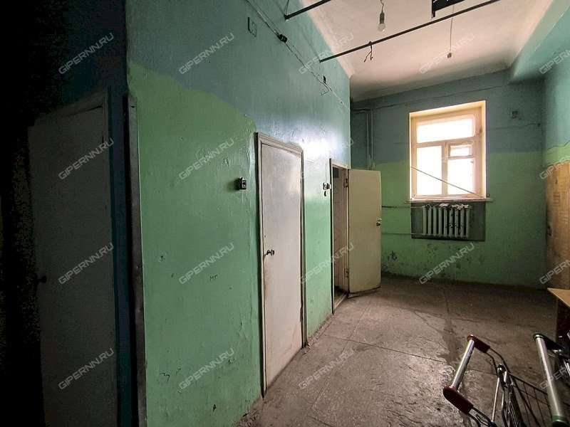 помещение под торговую площадь на улице Челюскинцев