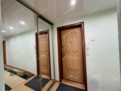 3-komnatnaya-ul-verhnepecherskaya-d-8 фото