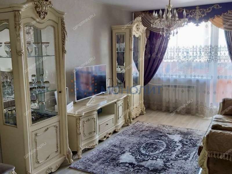 трёхкомнатная квартира на улице Верхнепечёрская дом 8