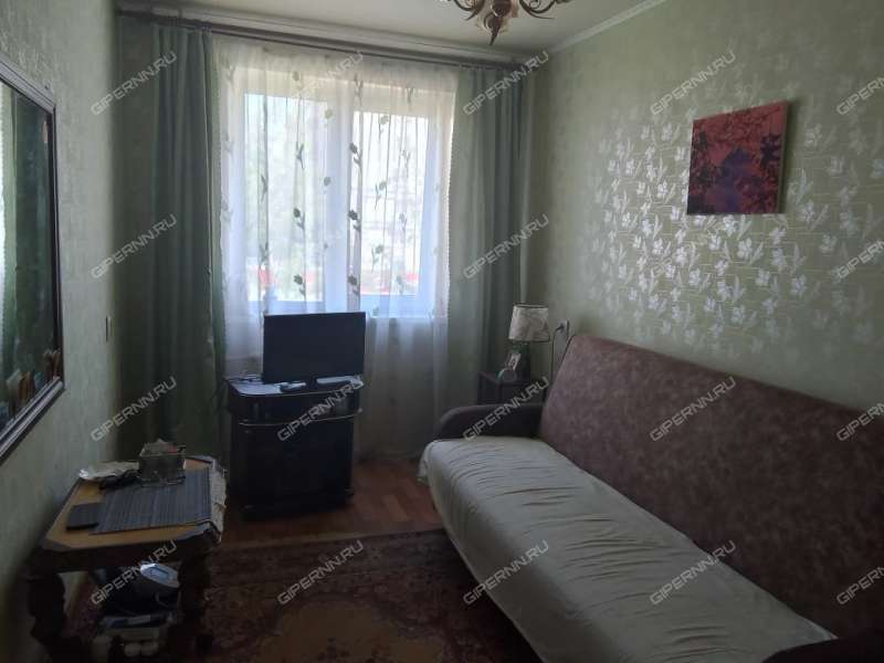 трёхкомнатная квартира на улице Политбойцов дом 12