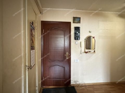 3-komnatnaya-ul-strokina-d-11 фото