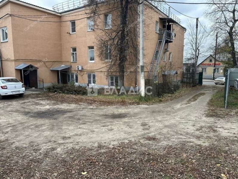 трёхкомнатная квартира на улице Литвинова дом 40