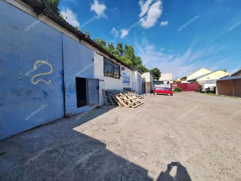 здание под торговую площадь на Октябрьской улице город Дзержинск