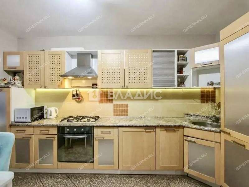 трёхкомнатная квартира на улице Невзоровых дом 85