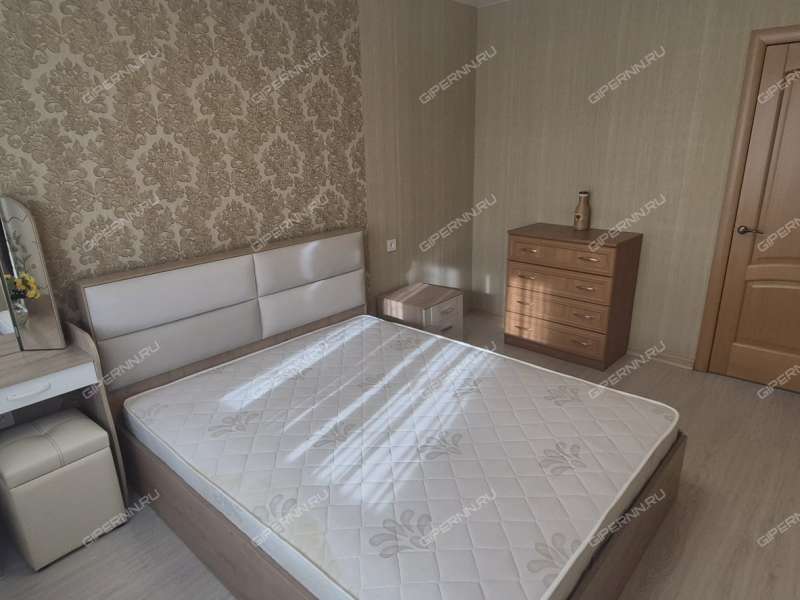 четырёхкомнатная квартира на Керченской улице дом 22