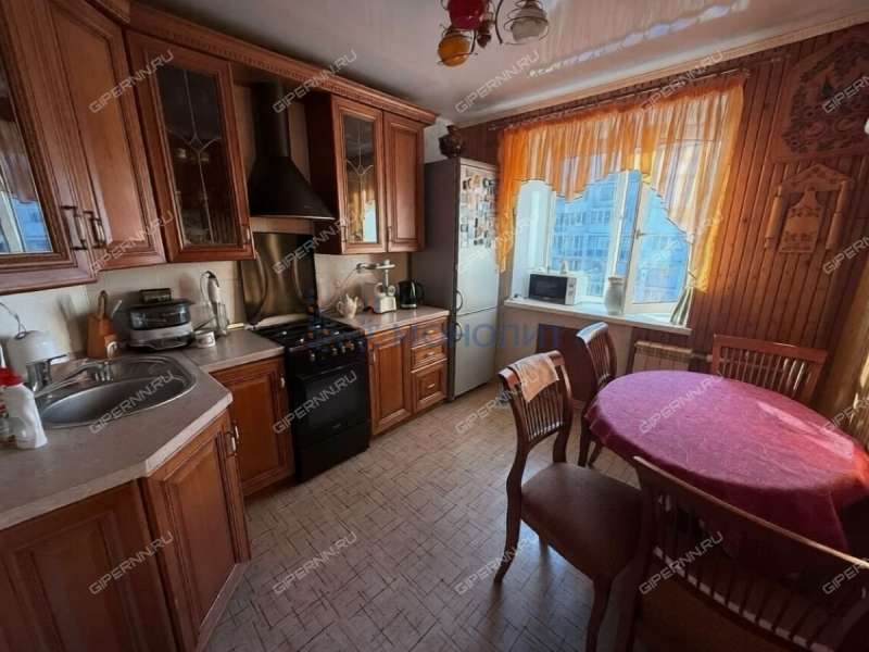 четырёхкомнатная квартира на Республиканской улице дом 25