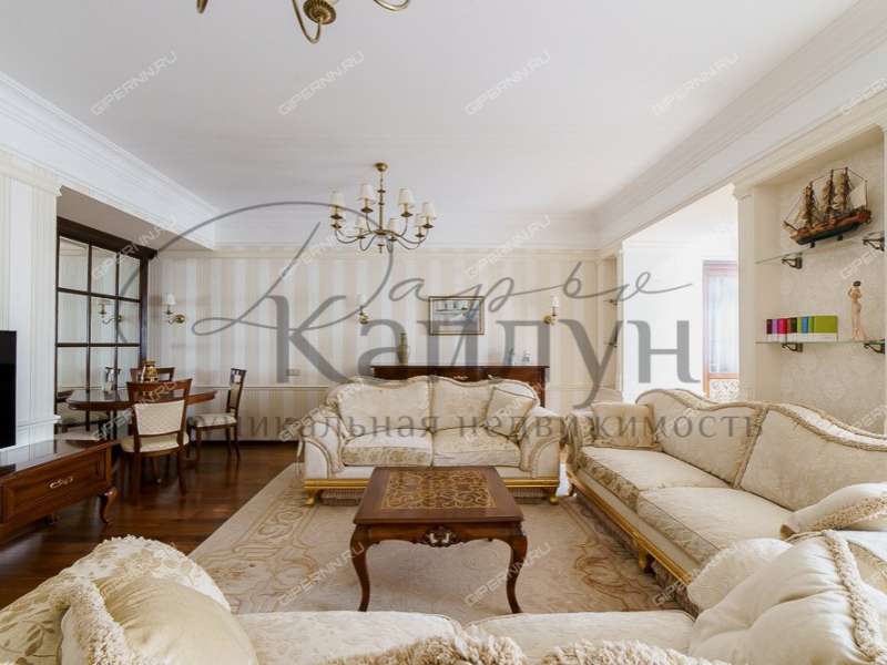 трёхкомнатная квартира на улице Коминтерна дом 139