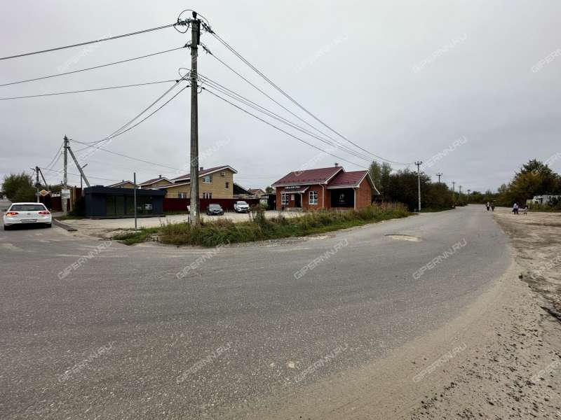 помещение под торговую площадь на Озёрной улице деревня Крутая