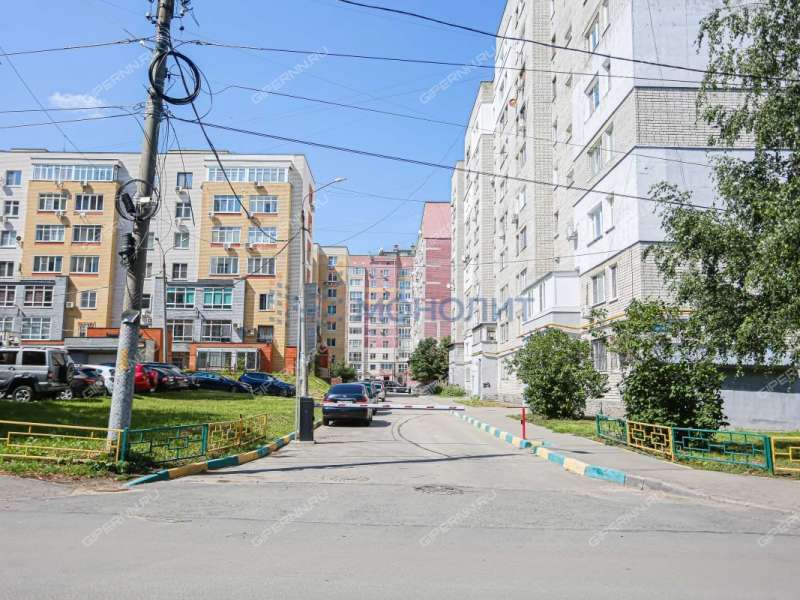 трёхкомнатная квартира на улице Генкиной дом 82