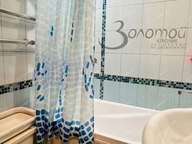 двухкомнатная квартира на улице Краснодонцев дом 13