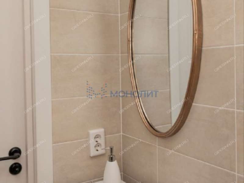 трёхкомнатная квартира на площади Свободы дом 7