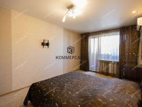 4-komnatnaya-ul-molitovskaya-d-2 фото