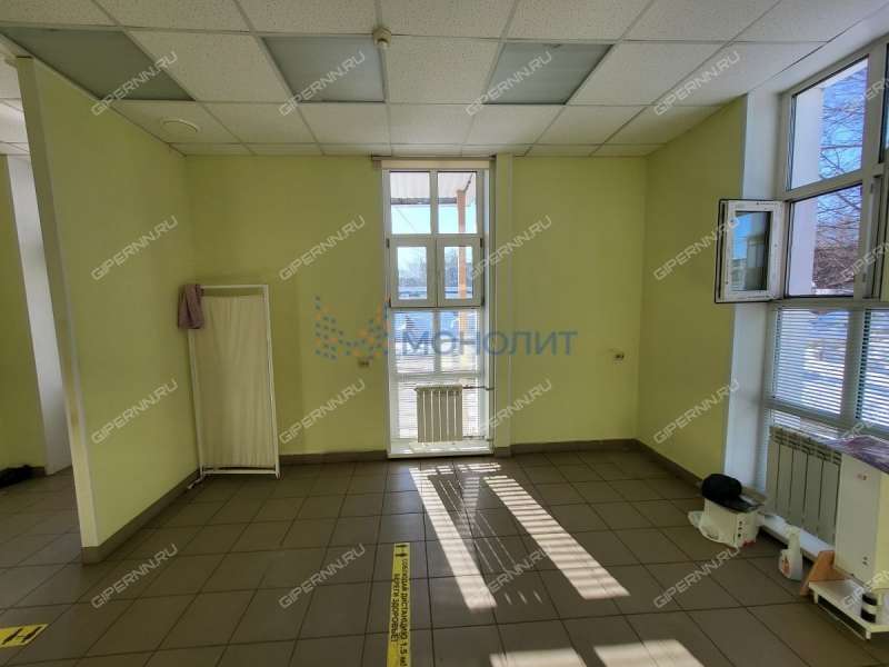 помещение под офис, торговую площадь на Южном шоссе