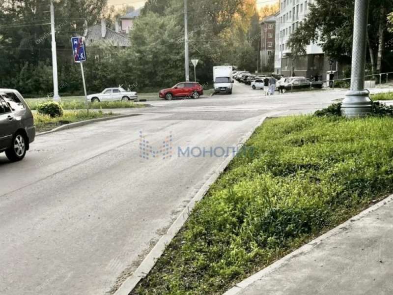 гараж на Манежной улице