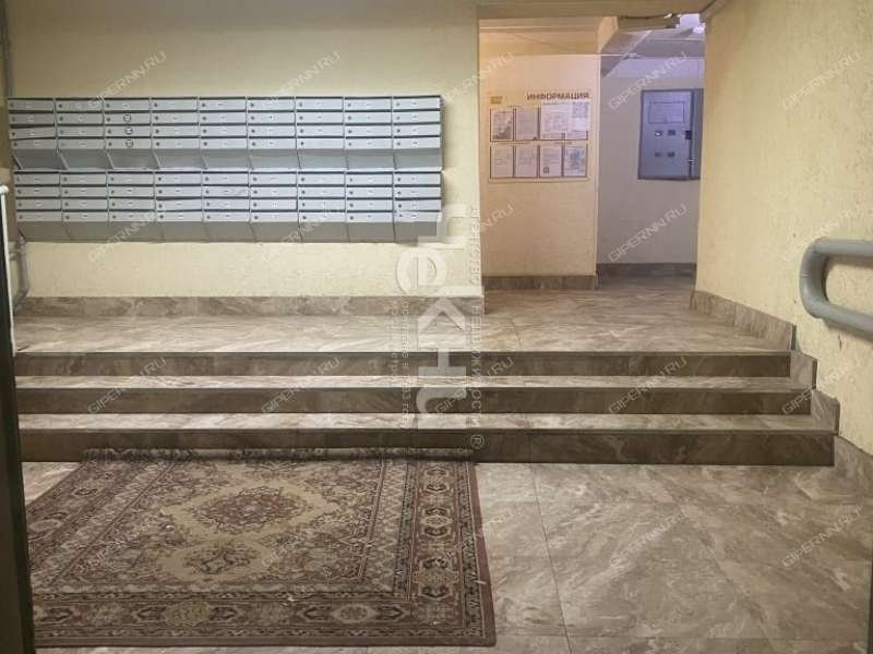 четырёхкомнатная квартира на улице Коминтерна дом 178