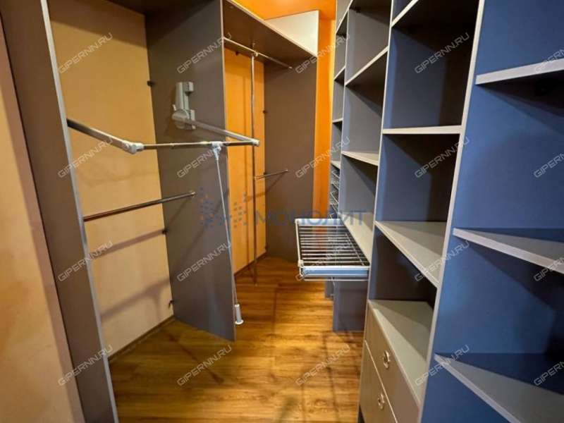 трёхкомнатная квартира на улице Коминтерна дом 127