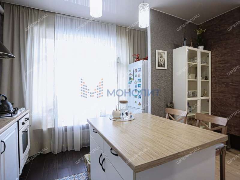 трёхкомнатная квартира в Парниковом переулке дом 8