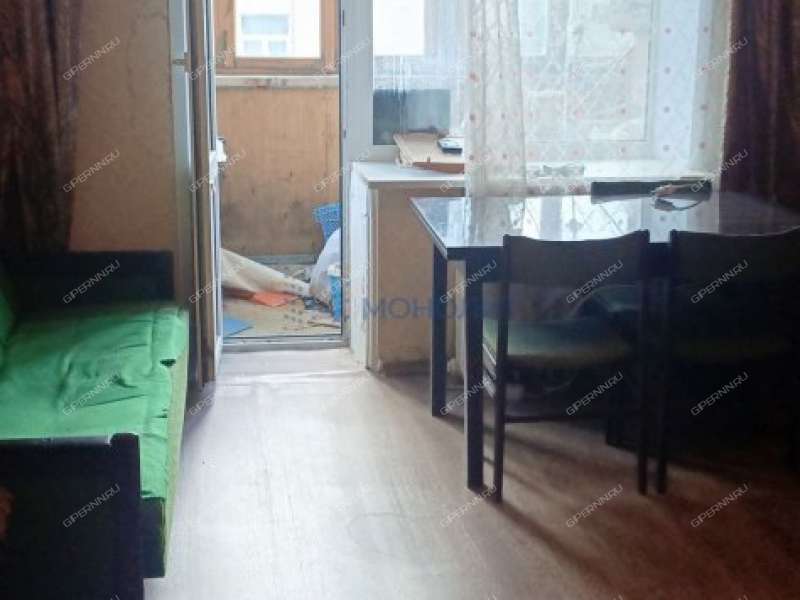 трёхкомнатная квартира на улице Героя Безрукова дом 8