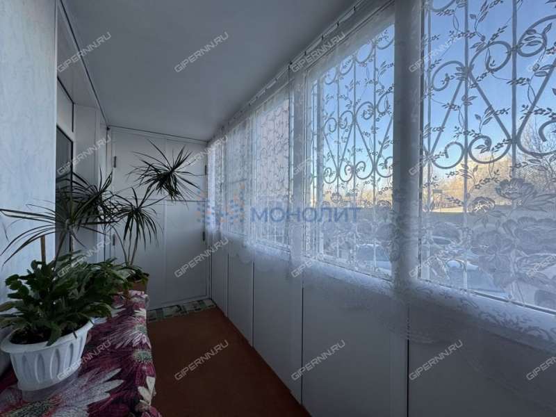 трёхкомнатная квартира на улице Александра Хохлова дом 1