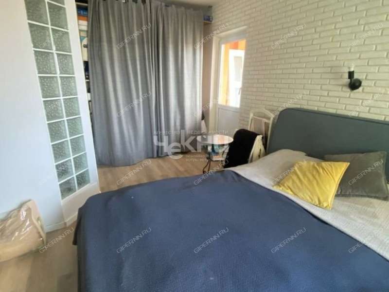 трёхкомнатная квартира на улице Верхнепечёрская дом 15 к1