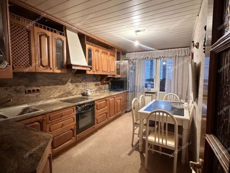 четырёхкомнатная квартира на улице Карла Маркса дом 24