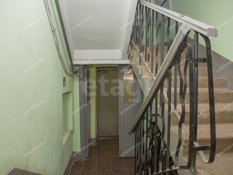 1-komnatnaya-ul-raduzhnaya-d-4a фото