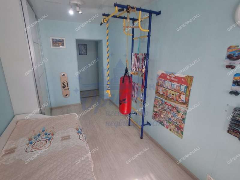 трёхкомнатная квартира на улице Заломова дом 4