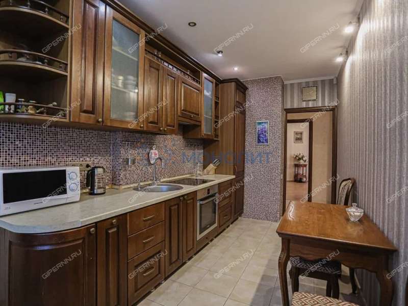 трёхкомнатная квартира на Мещерском бульваре дом 5А