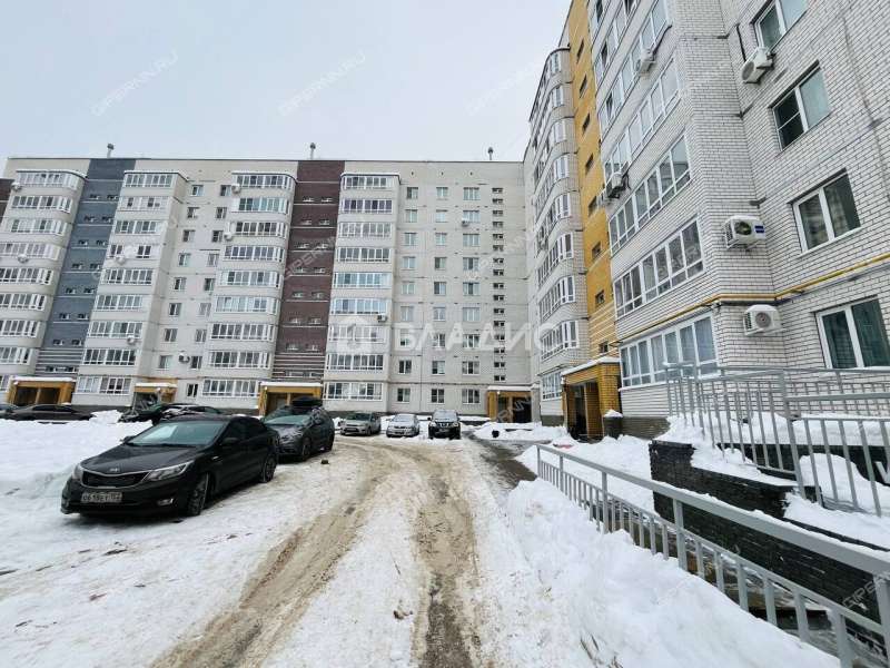 четырёхкомнатная квартира на улице Федосеенко дом 4