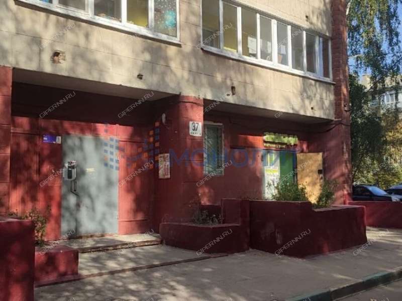 помещение под помещение свободного назначения, торговую площадь на Южном шоссе