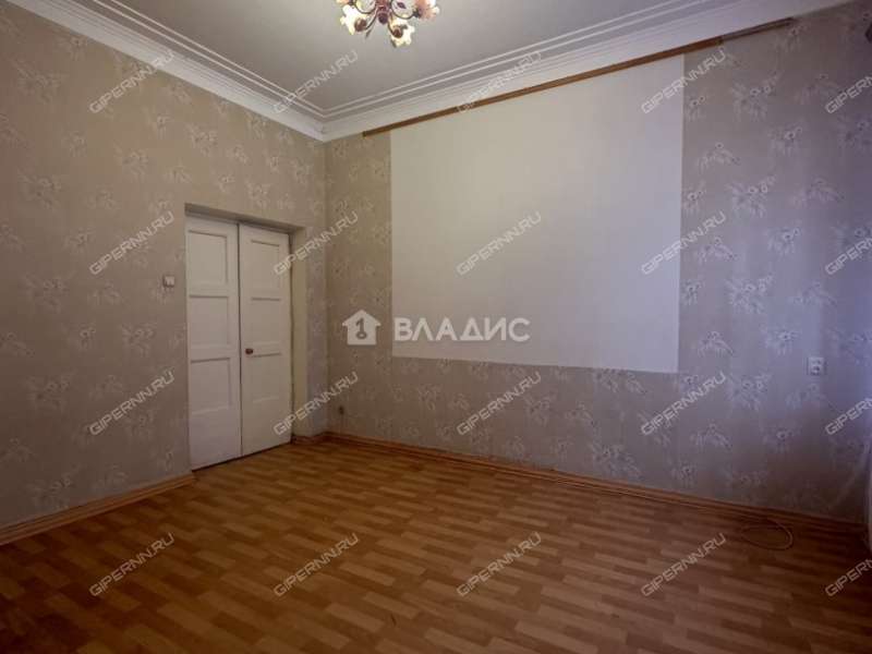 трёхкомнатная квартира на улице Страж Революции дом 6/3