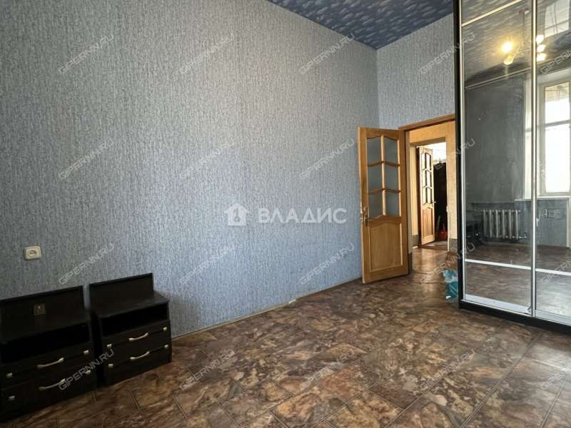 трёхкомнатная квартира на улице Коминтерна дом 4