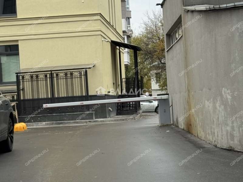 помещение под помещение свободного назначения на Верхне-Волжской набережной