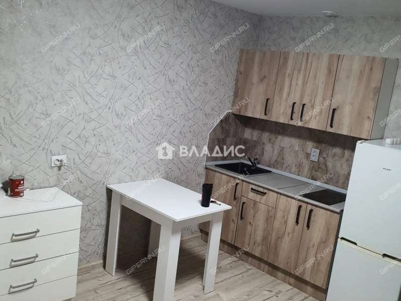 комната в доме 33/2 на Дворовой улице