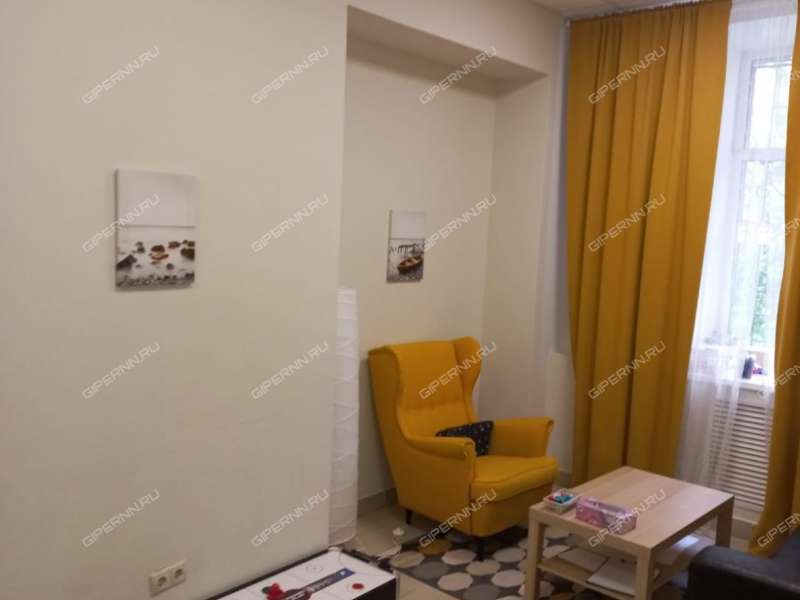 помещение под офис, торговую площадь на улице Минина